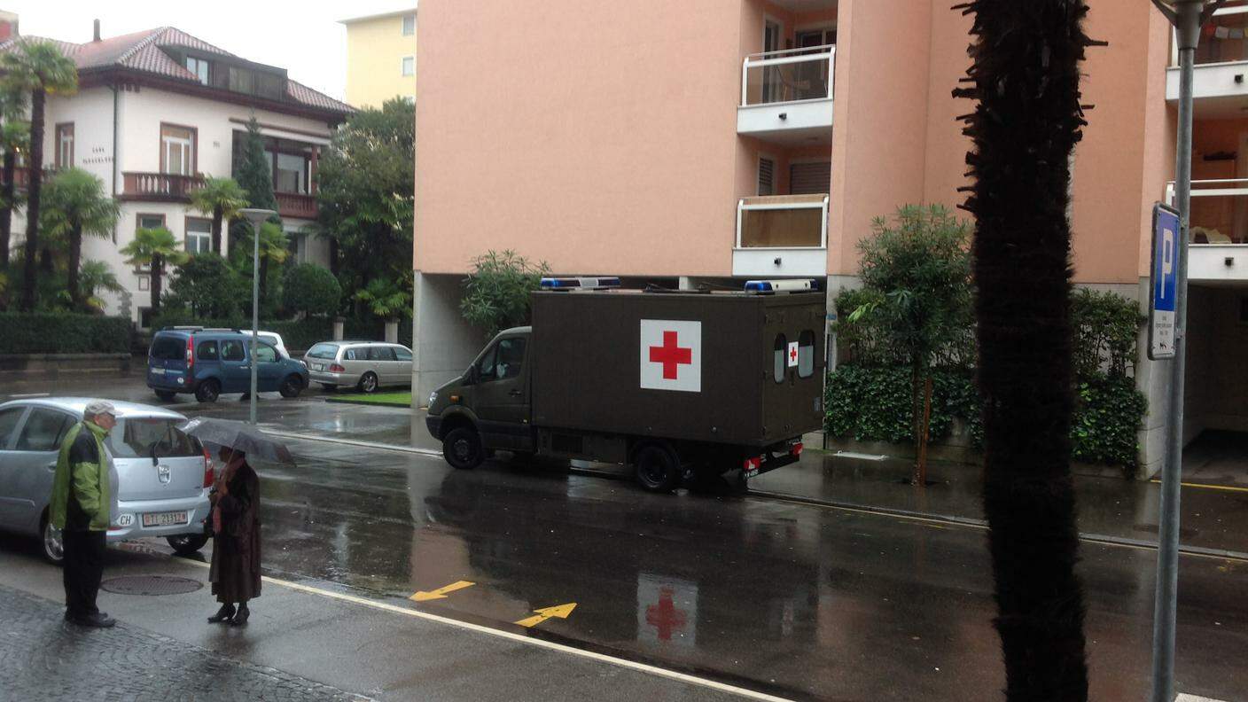 Operazioni di evacuazione alla Clinica Santa Chiara