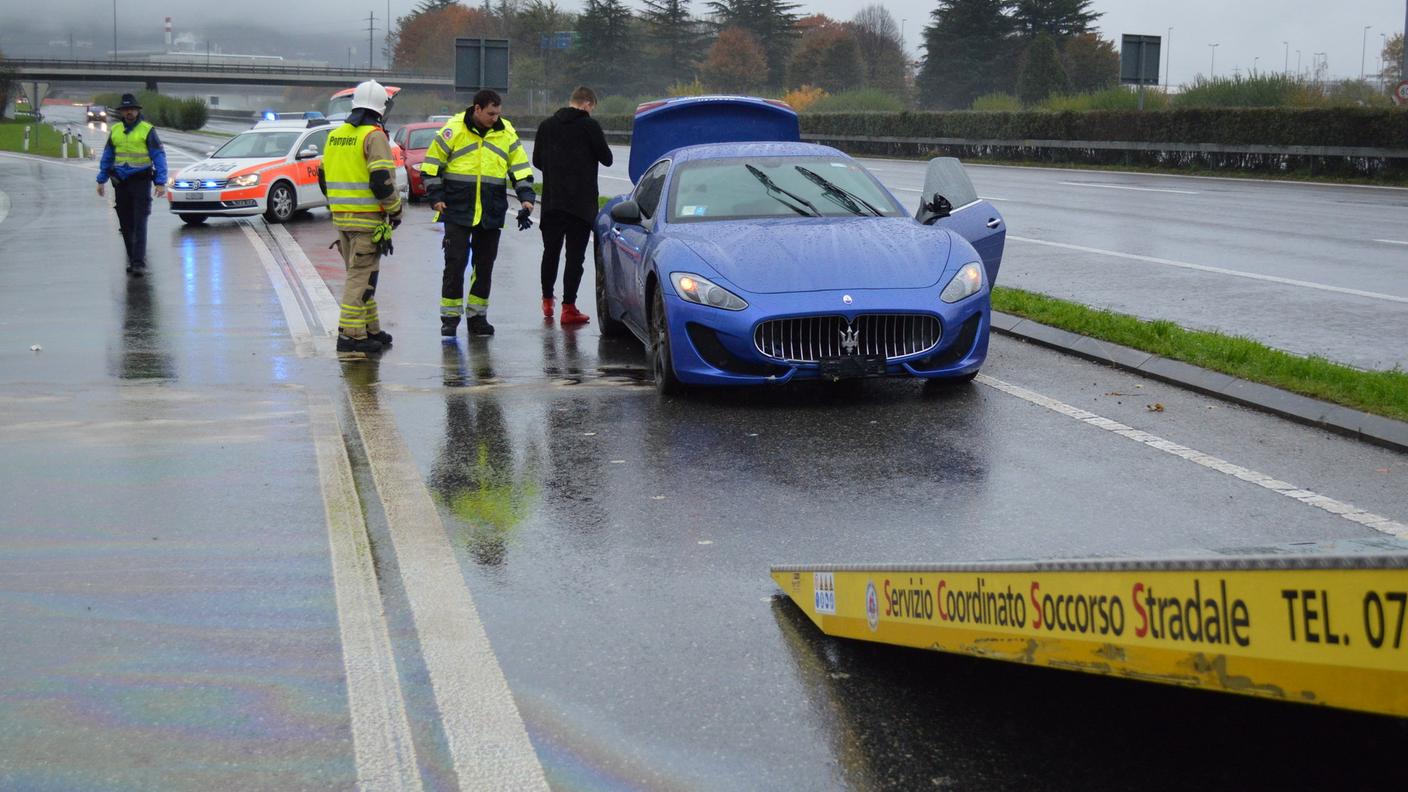 L'incidente si è risolto con soli danni materiali
