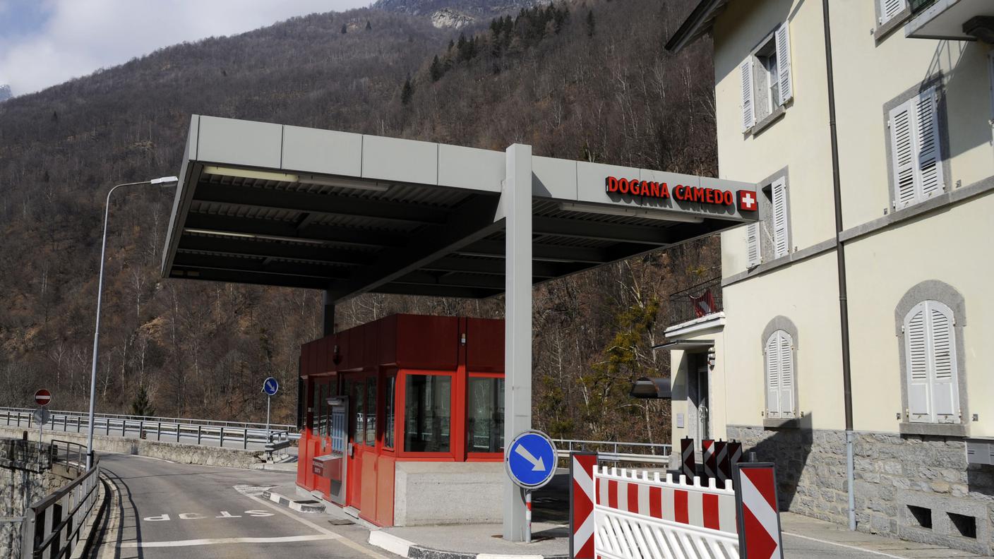 La dogana di Camedo, nelle Centovalli, potrebbe essere chiusa di notte.