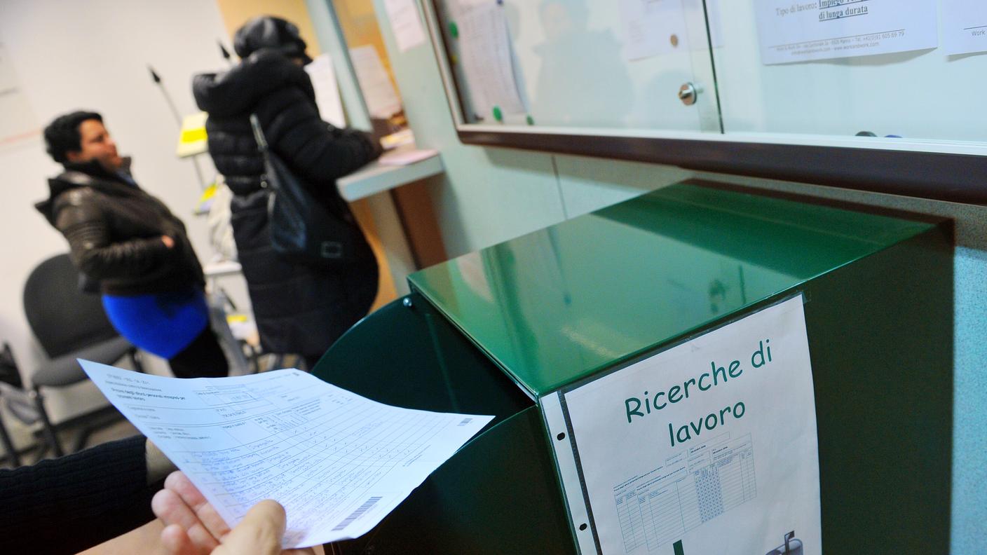 E così l'operaio è tornato a timbrare