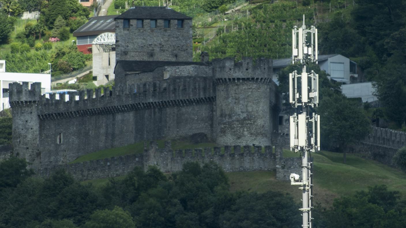 Le antenne telefoniche dovranno restare lontane dalle zone residenziali