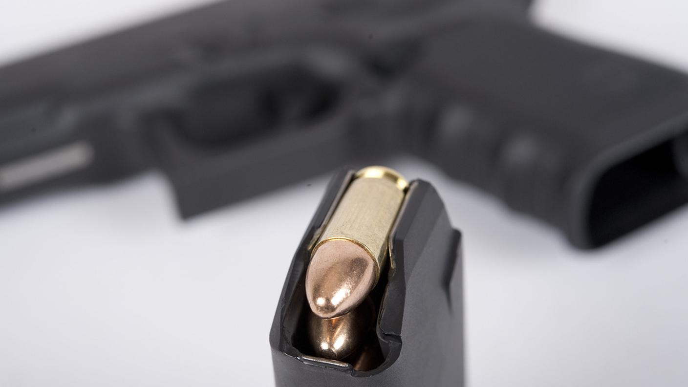 pistola, 21.1.2012,ky.JPG