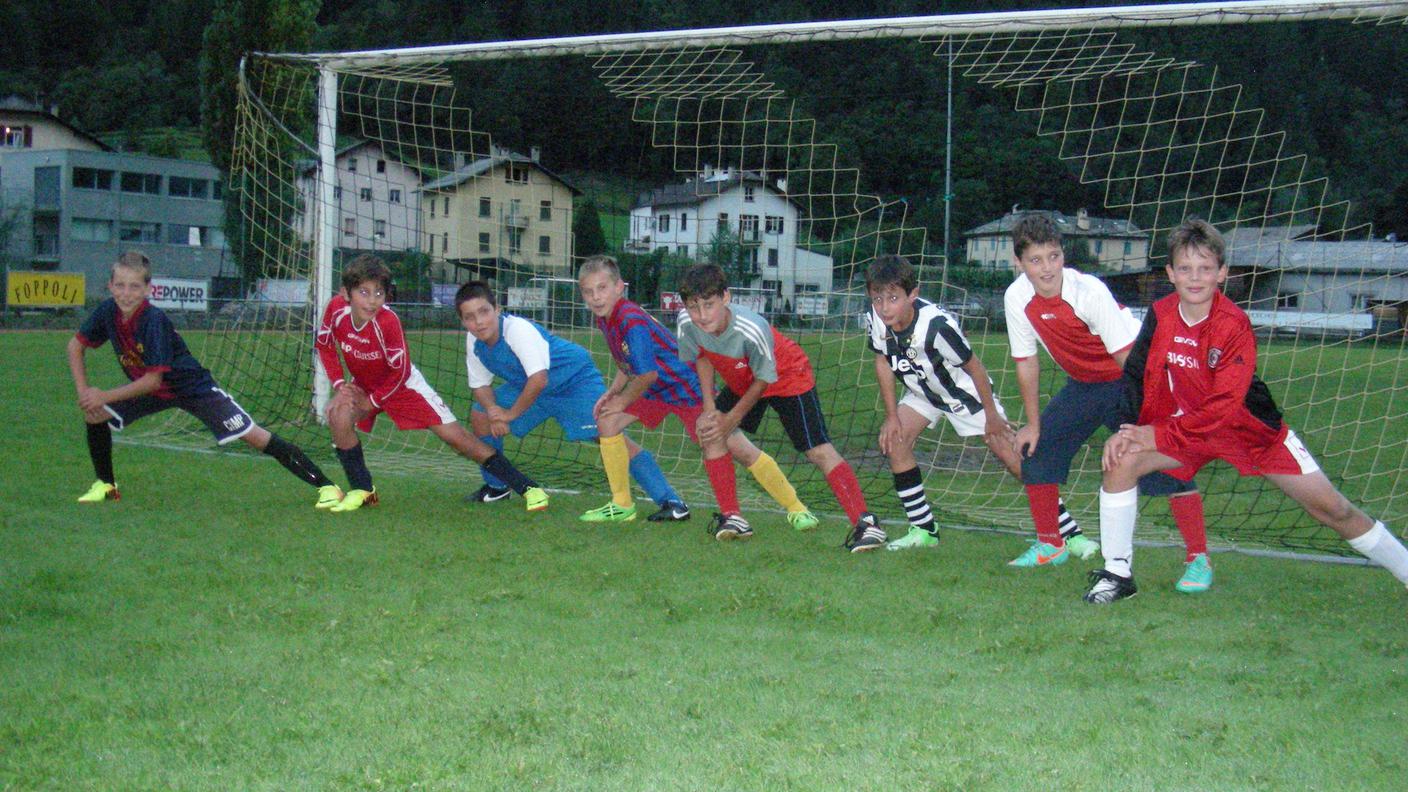 calcio, piccoli atleti della Valposchiavo Calcio.JPG