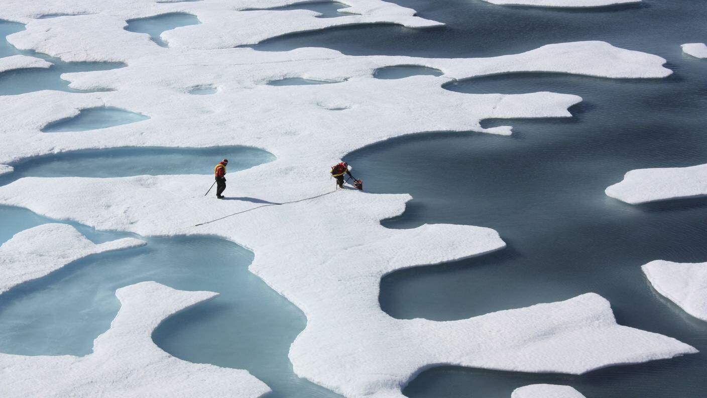 Funzionari americani compioni analisi dei ghiacci artici che si sciolgono