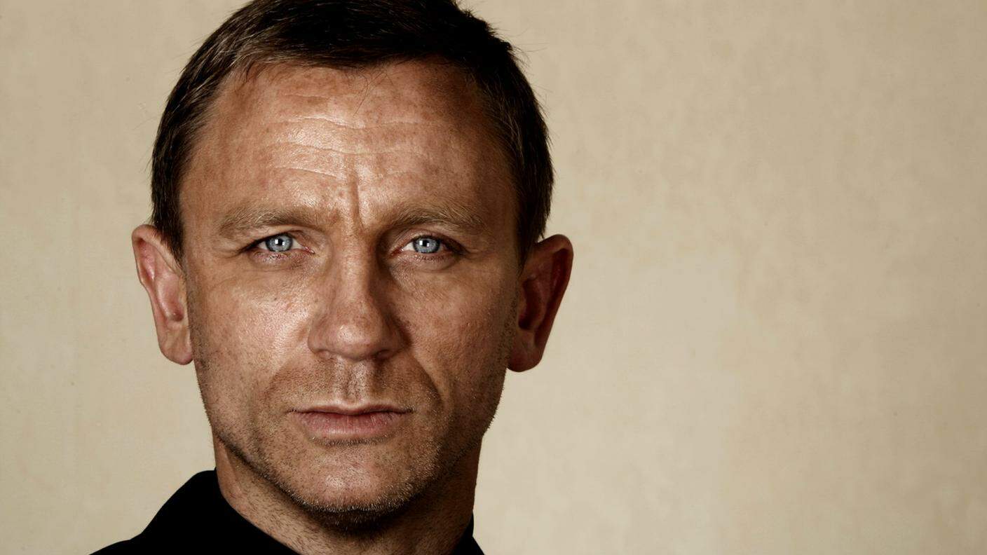 Daniel Craig, dopo aver interpretato con successo James Bond in 5 film della serie, ha dato l'addio al personaggio lo scorso anno dopo il successo di "No time to die"