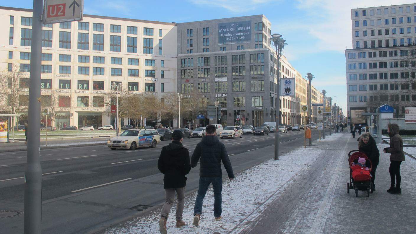 Il profilo di Leipziger Strasse con il nuovo “Mall of Berlin”