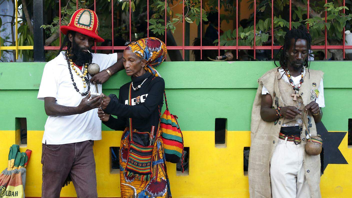 Giamaicani in strada il 9 febbraio 2015 per festeggiare 70 anni di Marley