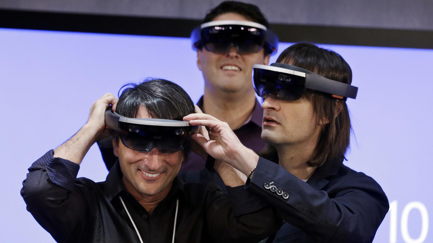 Gli HoloLens progettati da Microsoft