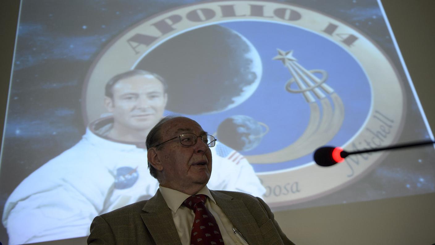 Edgar Mitchell a Ginevra nel 2014 per parlare della sua esperienza spaziale