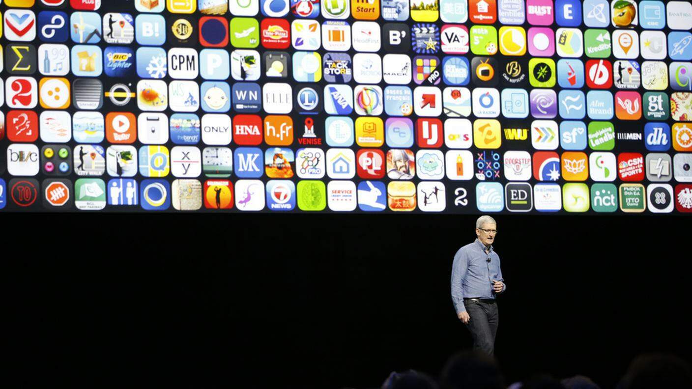 Il CEO di Apple, Tim Cook, lunedì a San Francisco