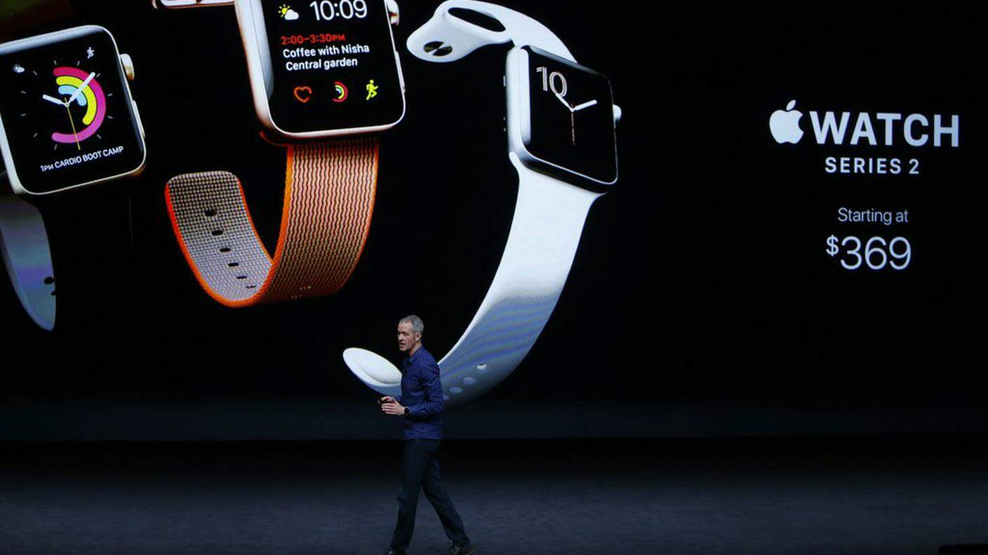 I nuovi orologi Apple Watch Series 2, impermeabili e con GPS