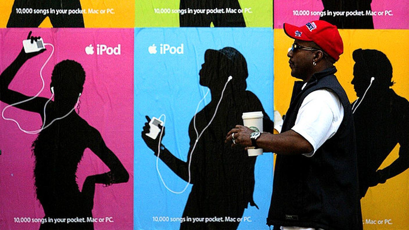 L'iPod in una campagna pubblicitaria del 2004