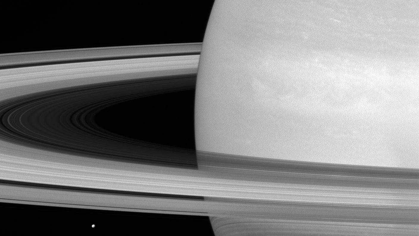 Una delle immagini di Saturno inviate dalla sonda Cassini