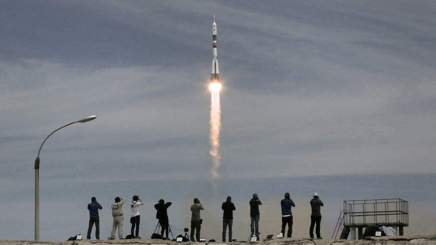 La partenza della Soyuz MS-04