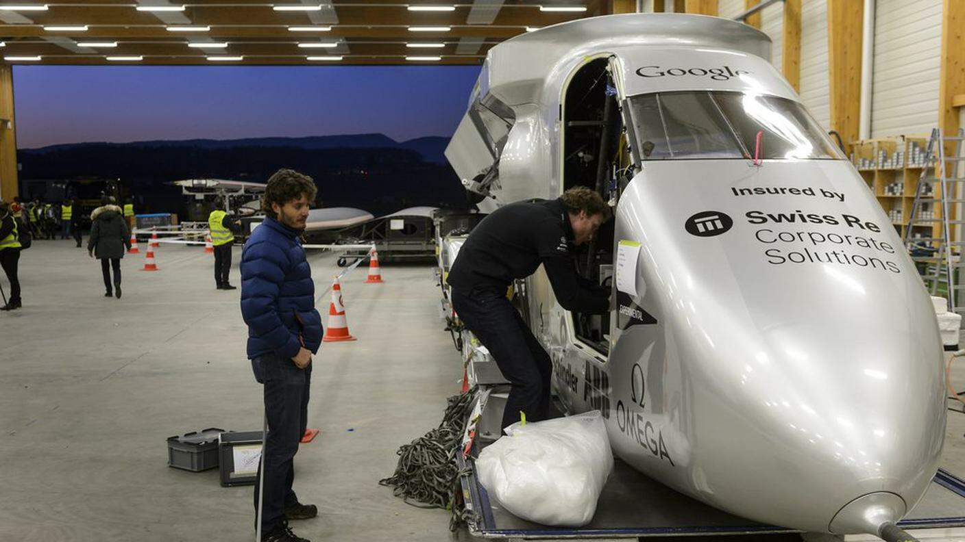 Solar Impulse 2: smontato per entrare nel cargo