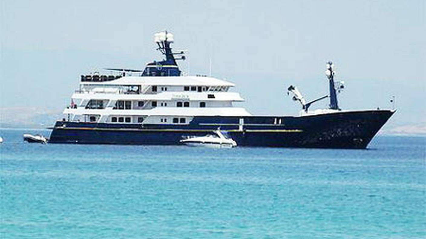 L'enorme yacht sequestrato a Briatore