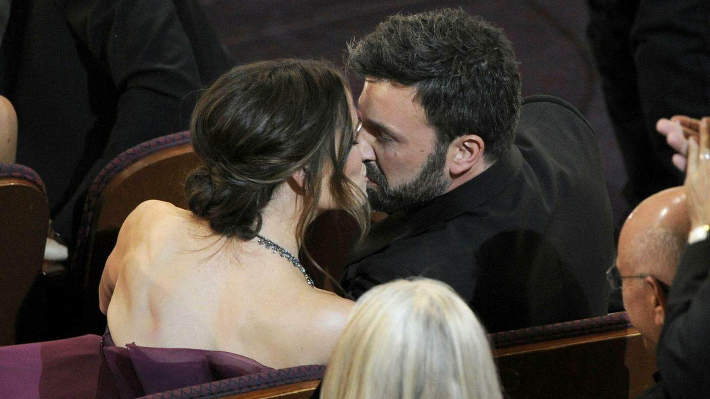 Il bacio dopo l'Oscar ad Argo nel 2013
