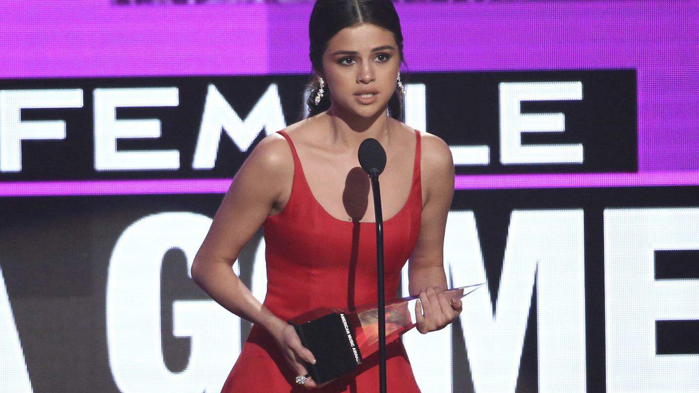 La cantante ha vinto un premio agli American Music Awards 2016