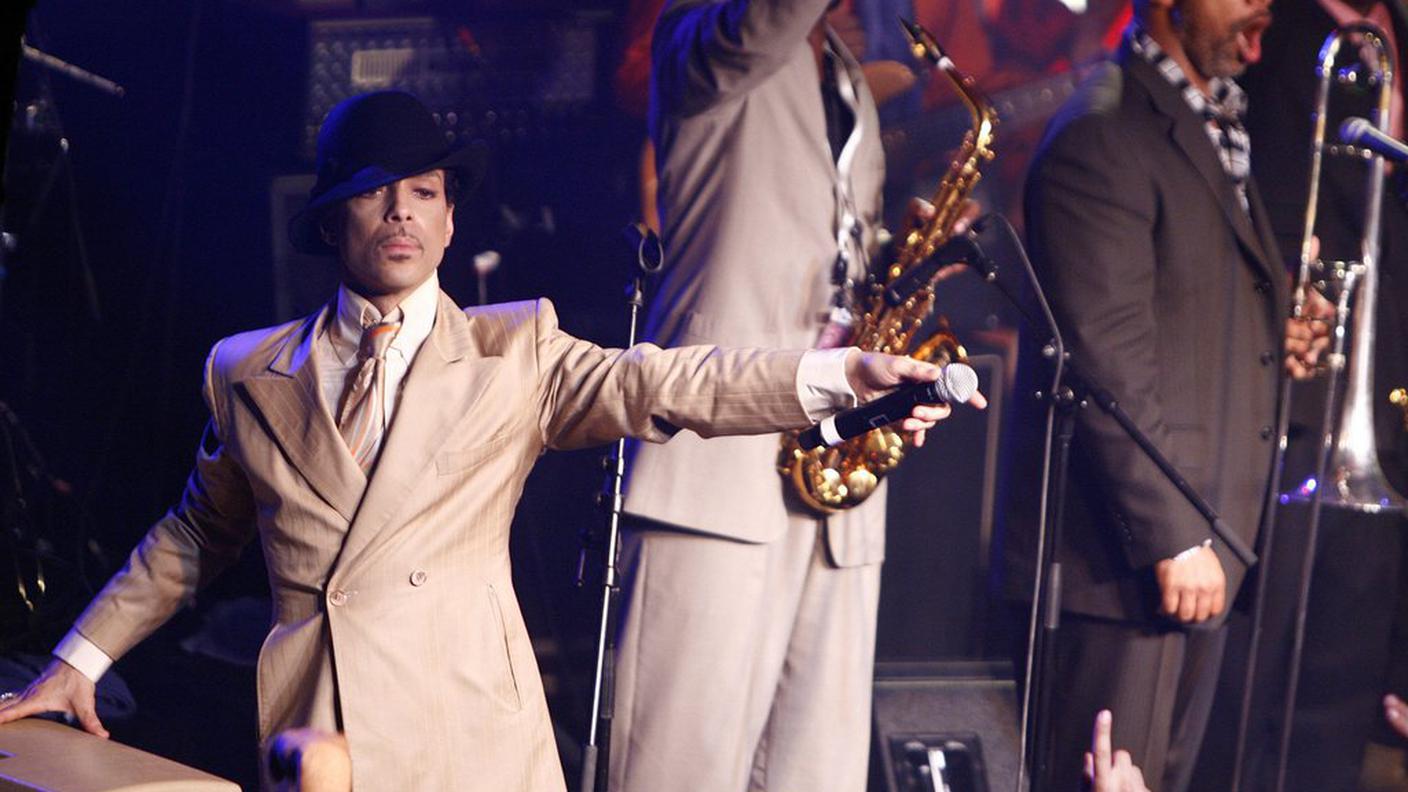Prince durante l'esibizione a Montreux del 2007