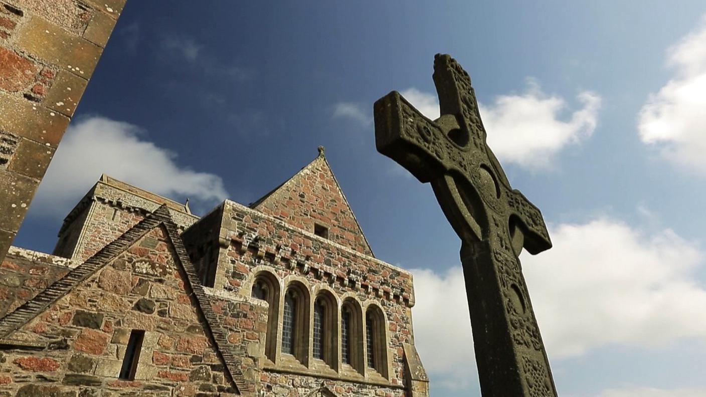 Antica abazia sull'isola scozzese di Iona 