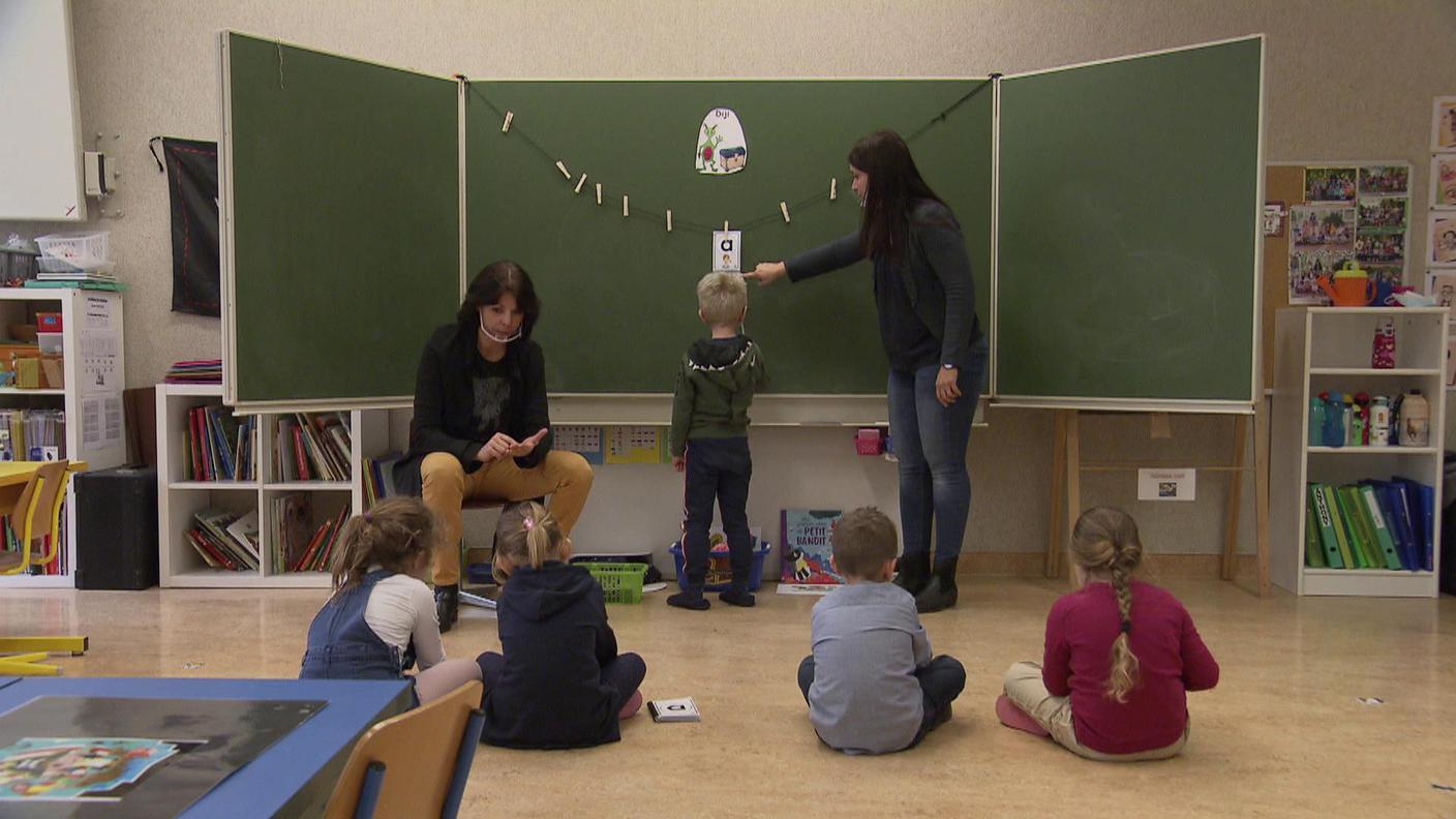 Bambini sordi a scuola