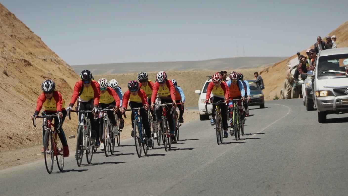 STILL-10 - cyclistes_Afghanistan.jpg