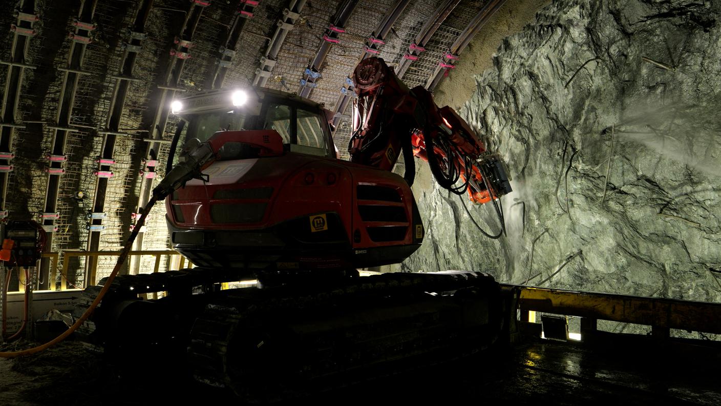 martello scavatore tunnel.jpg