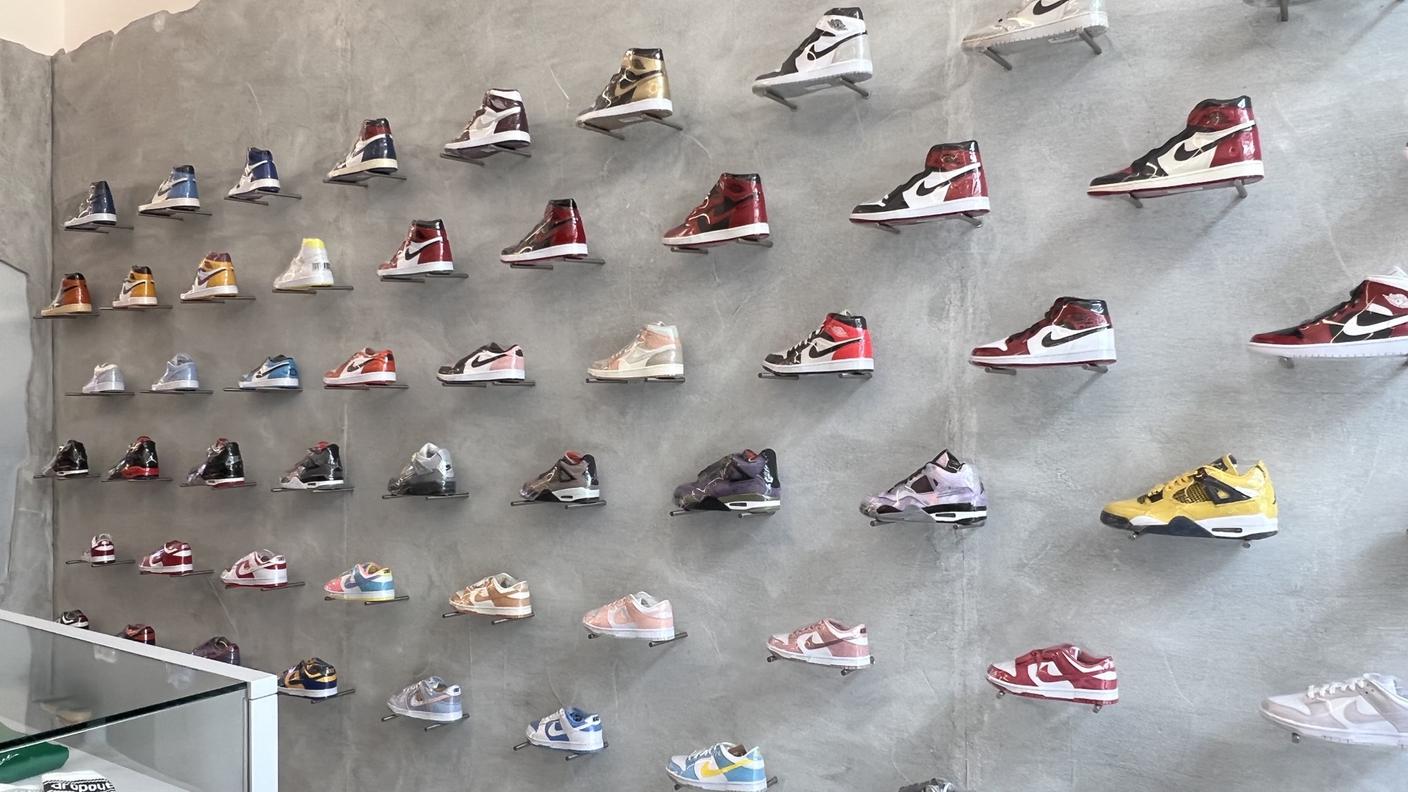 Sneakers