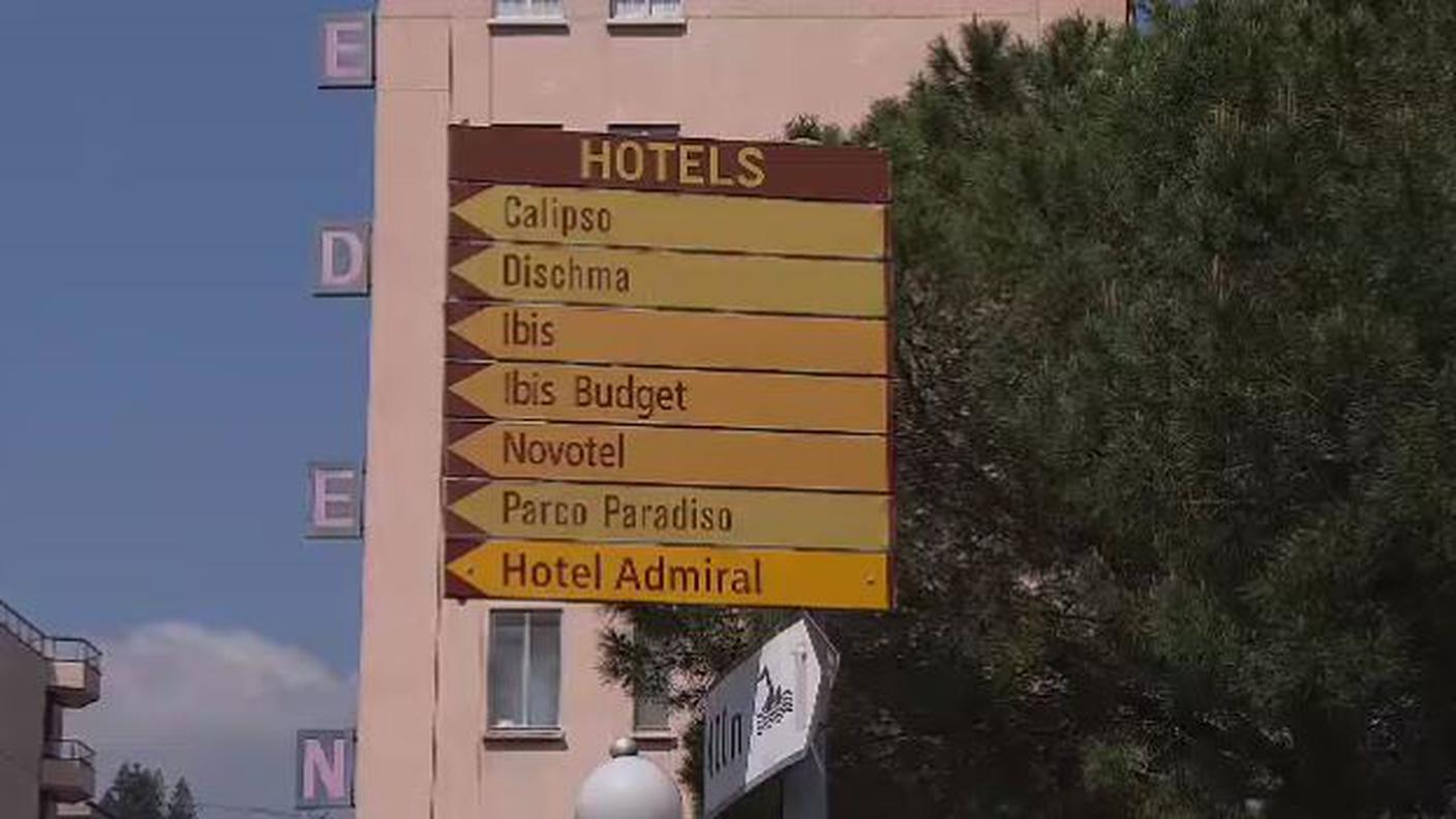 Insegne Hotels.JPG
