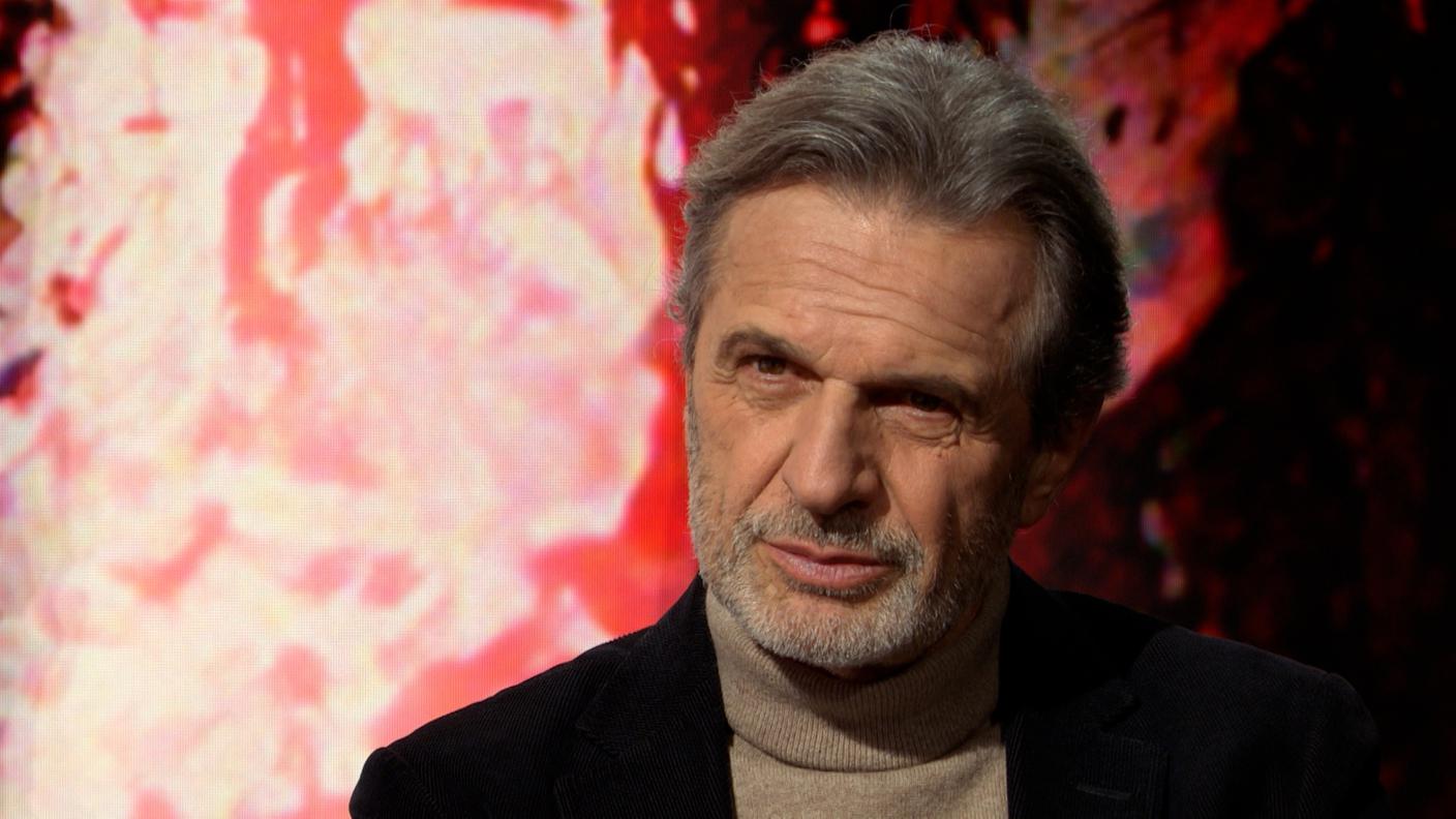 LO SPECCHIO - GIANPIETRO GHIDINI CAM 7.14_37_27_03.Still001.jpg