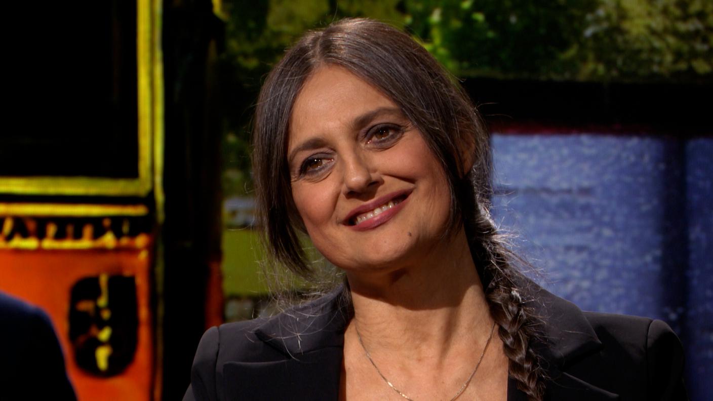 LO SPECCHIO ROSITA CELENTANO PGM.15_54_11_06.Still001.jpg