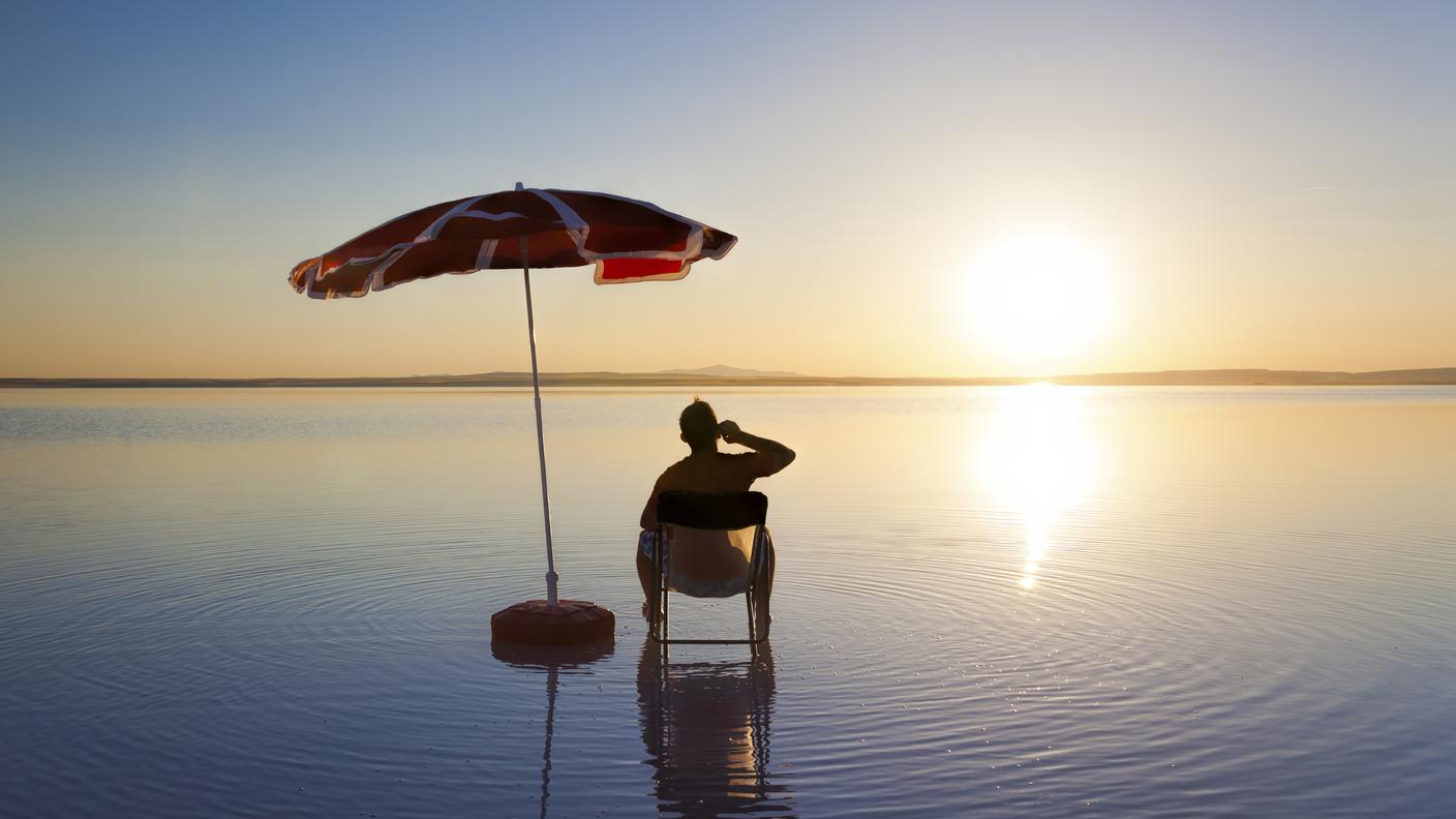telefono mare roaming smartphone vacanza