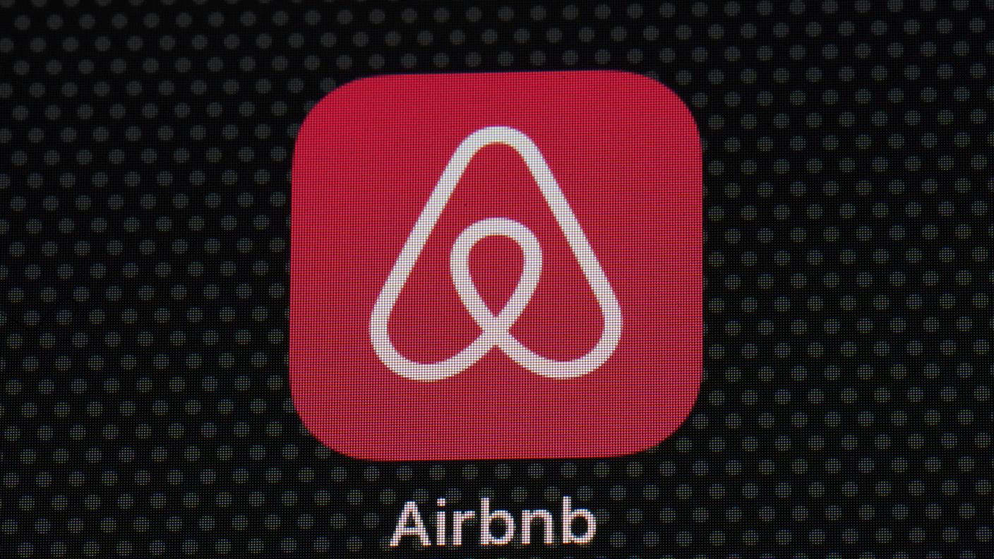 Airbnb logo.jpg