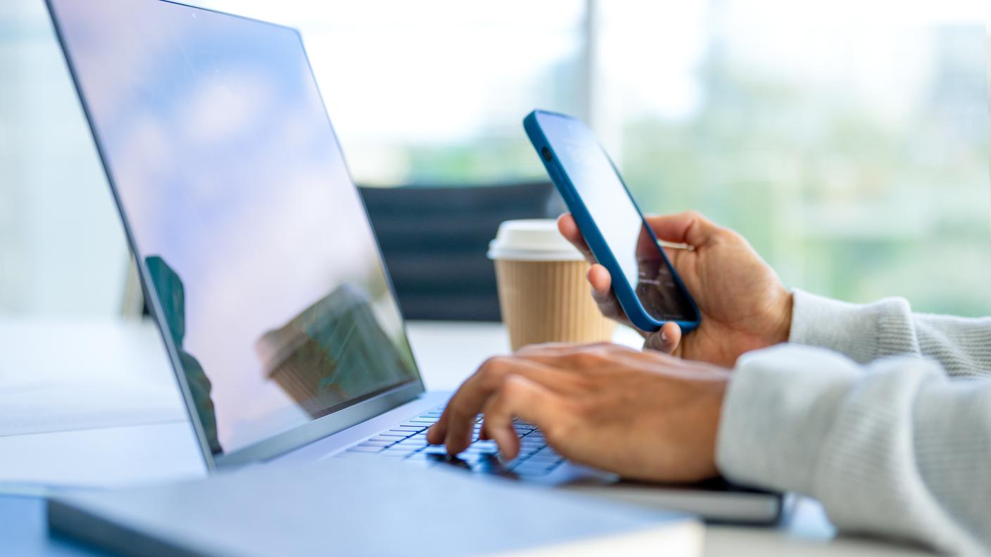 pagamenti online - telefonino - computer 