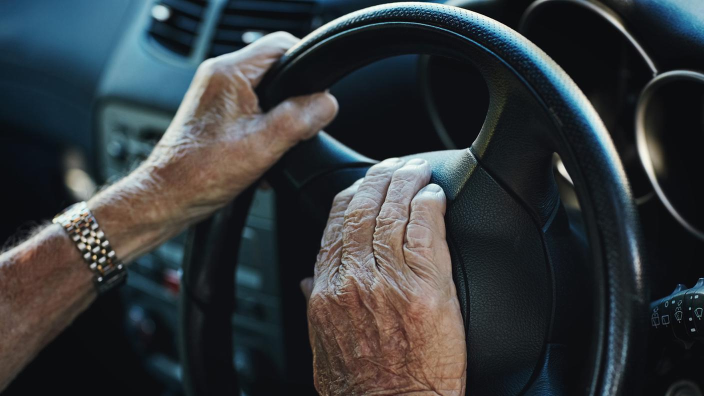 anziani al volante.jpg