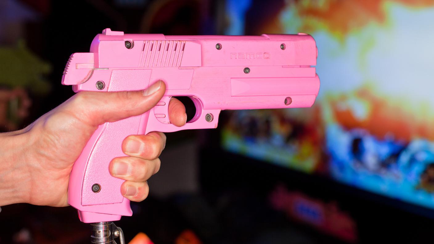 pistola giocattolo rosa.jpg