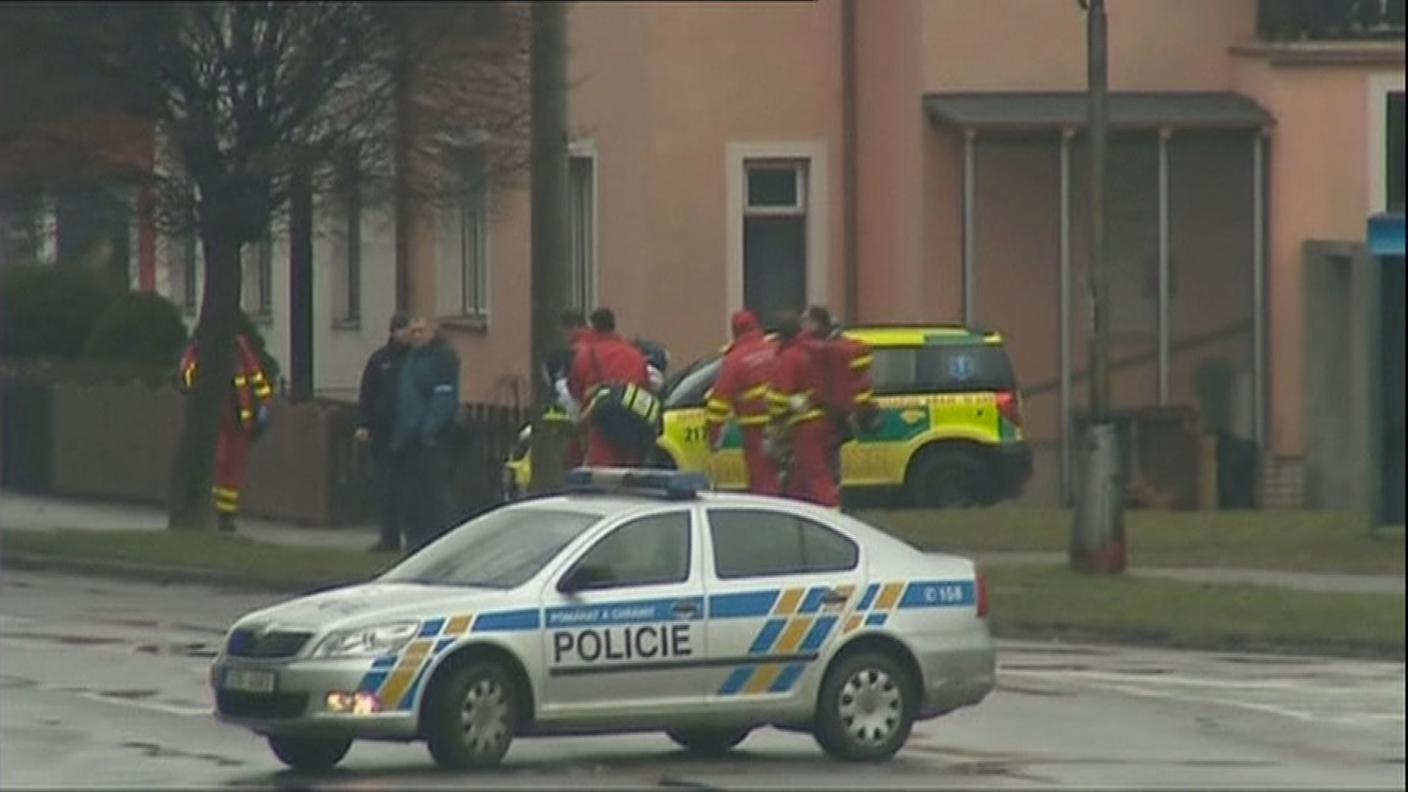 POLIZIA PRAGA.JPG