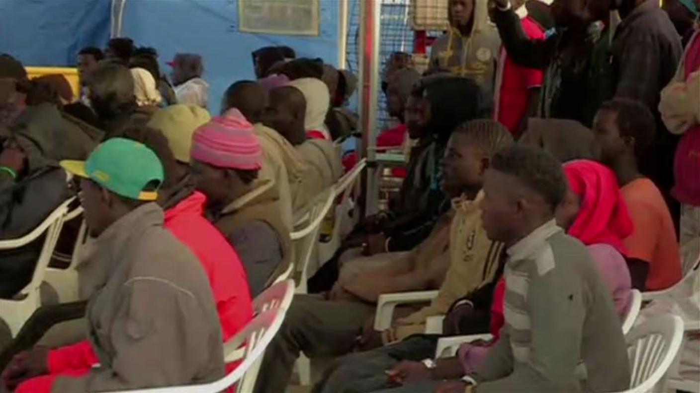 commento migranti.JPG