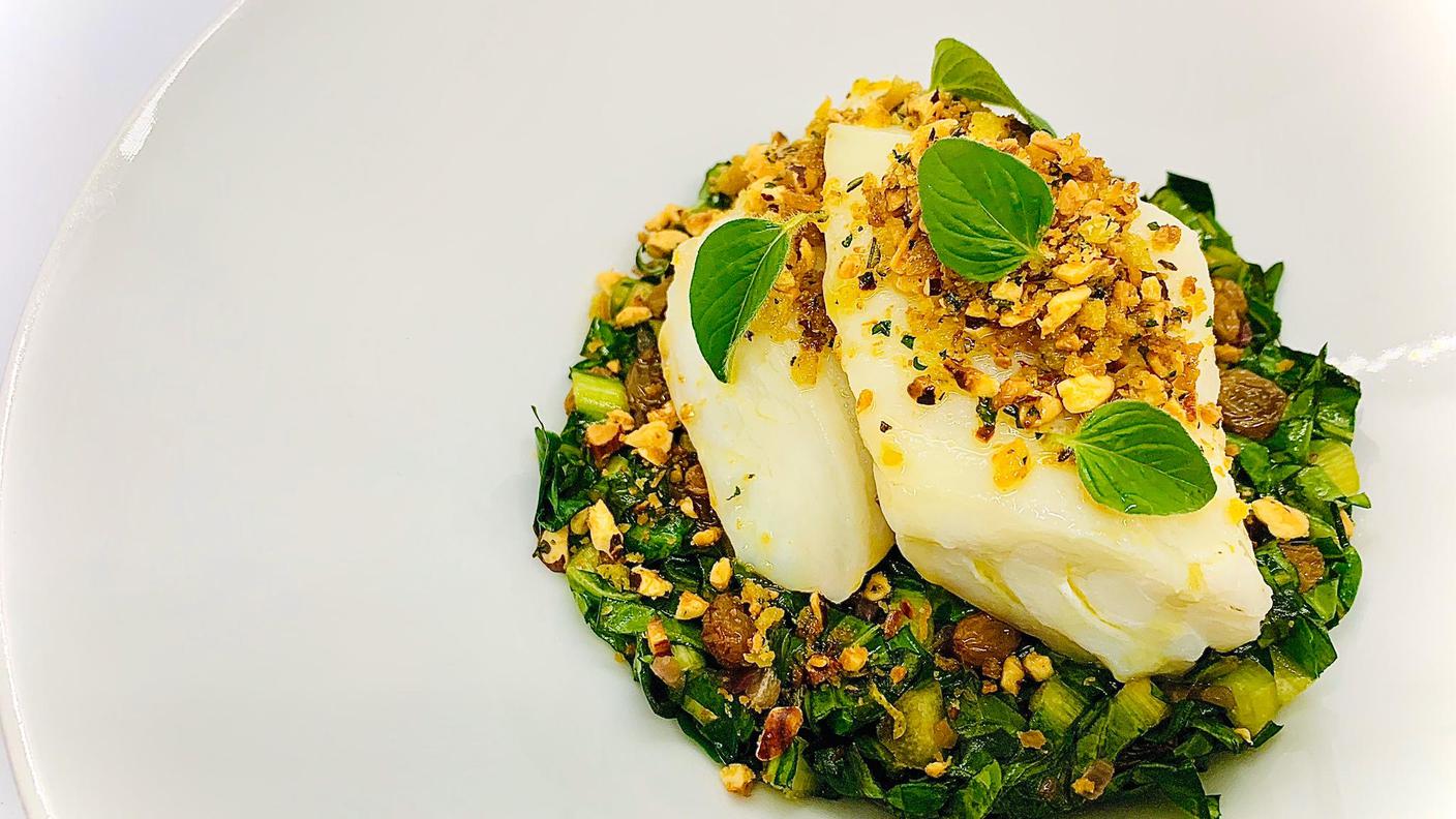 Merluzzo in salagione con catalogna.JPG