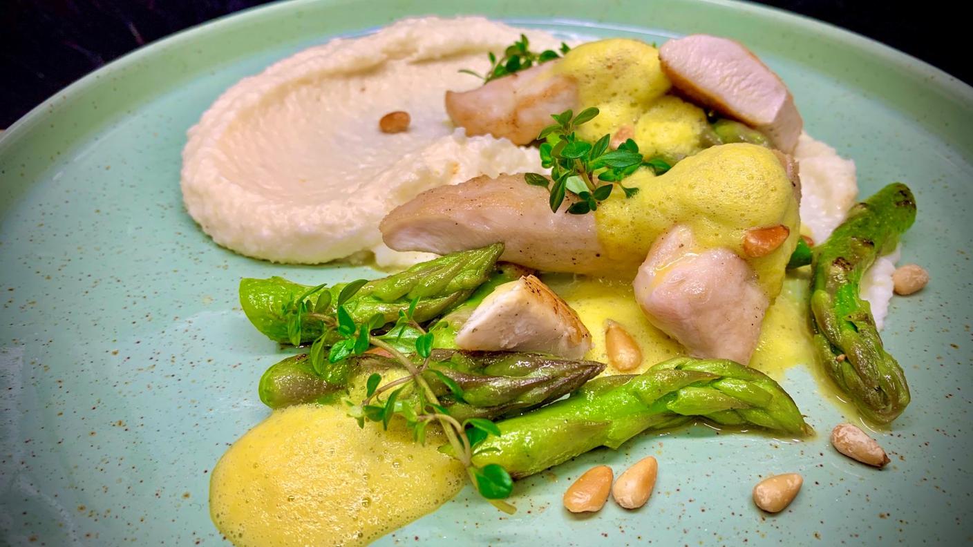2021.03.09 Filetti di coniglio con zabaione di asparagi.jpg