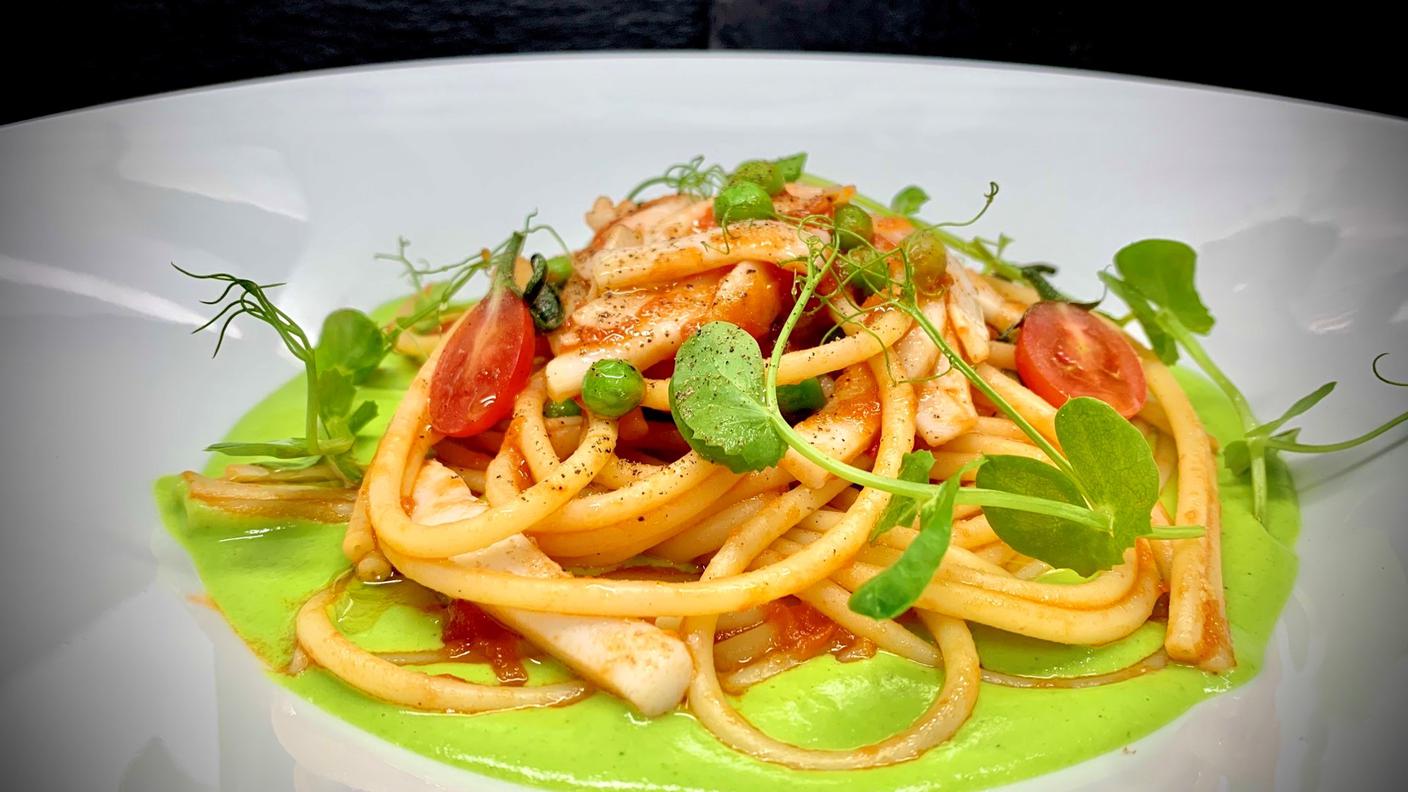 2021.04.20 Bucatini seppie e piselli.jpg