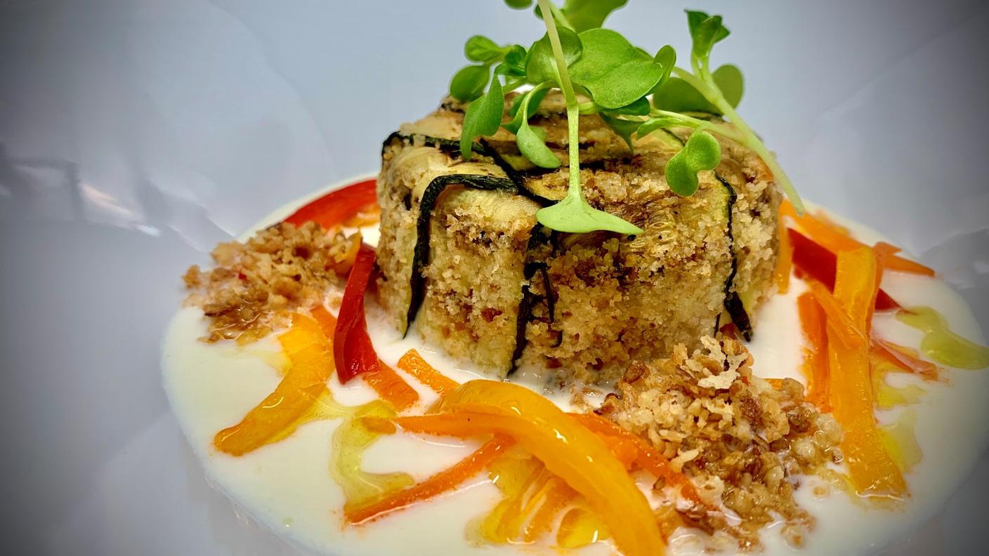 2021.04.23 Timballo di pasta al forno su crema di bufala.jpg