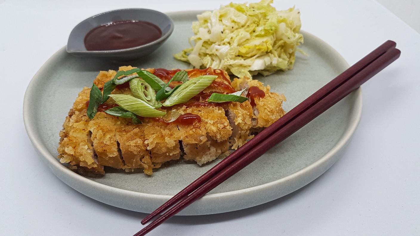 Tonkatsu cotoletta giapponese con salsa bulldog e verza.jpg