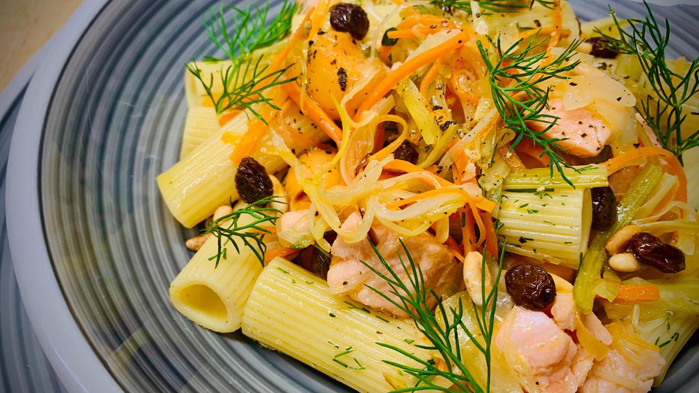 Rigatoni in agrodolce con trota salmonata e melone.jpeg