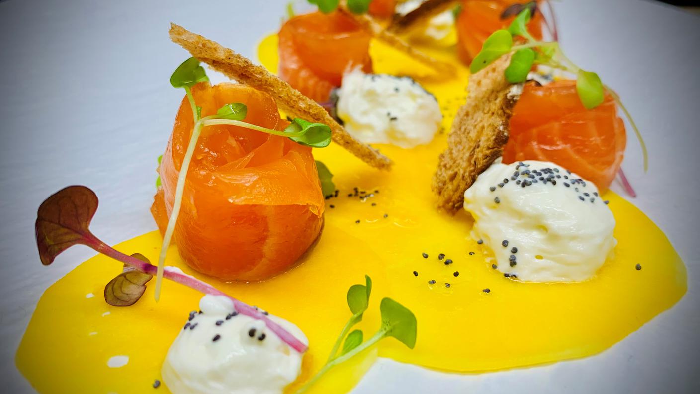 Salmone marinato a secco.jpg