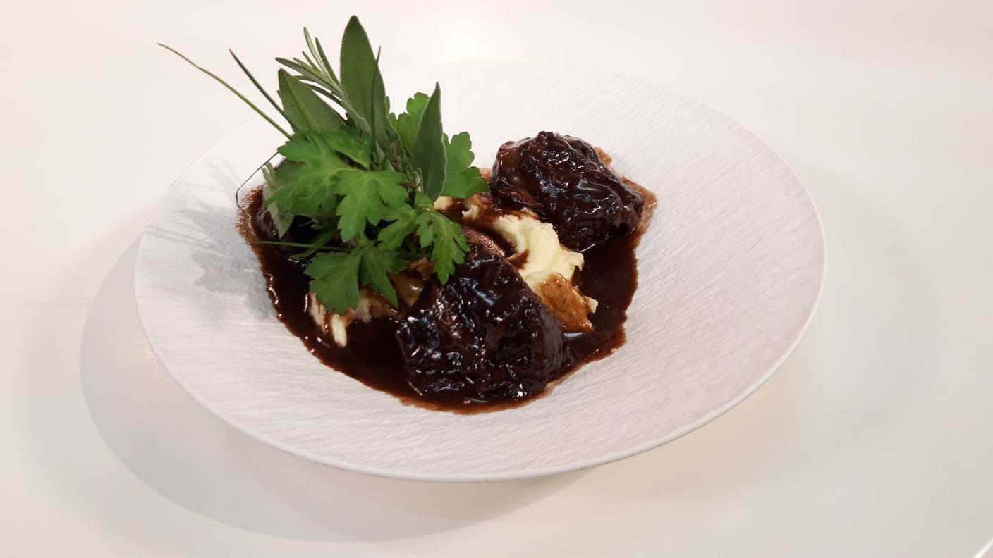 Guancette di vitello brasate con tartufo nero