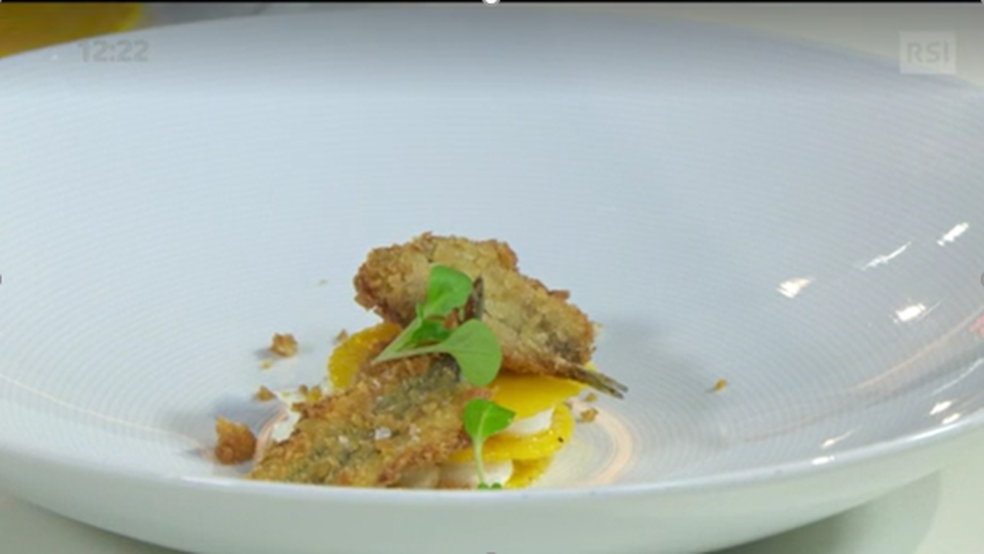 Millefoglie di zucca, büscion di capra, pane croccante e acciuga fritta
