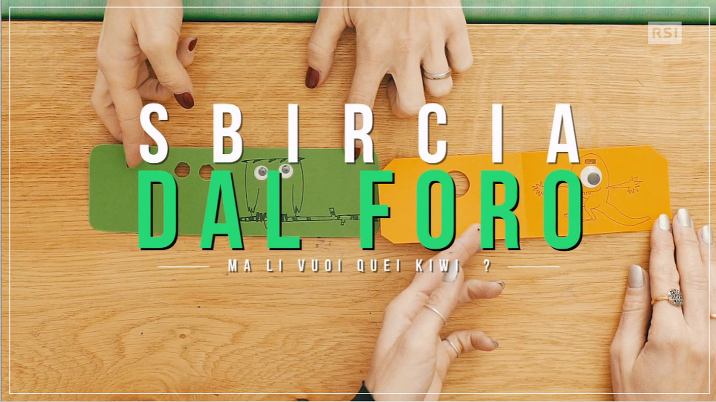 Sbircia dal foro