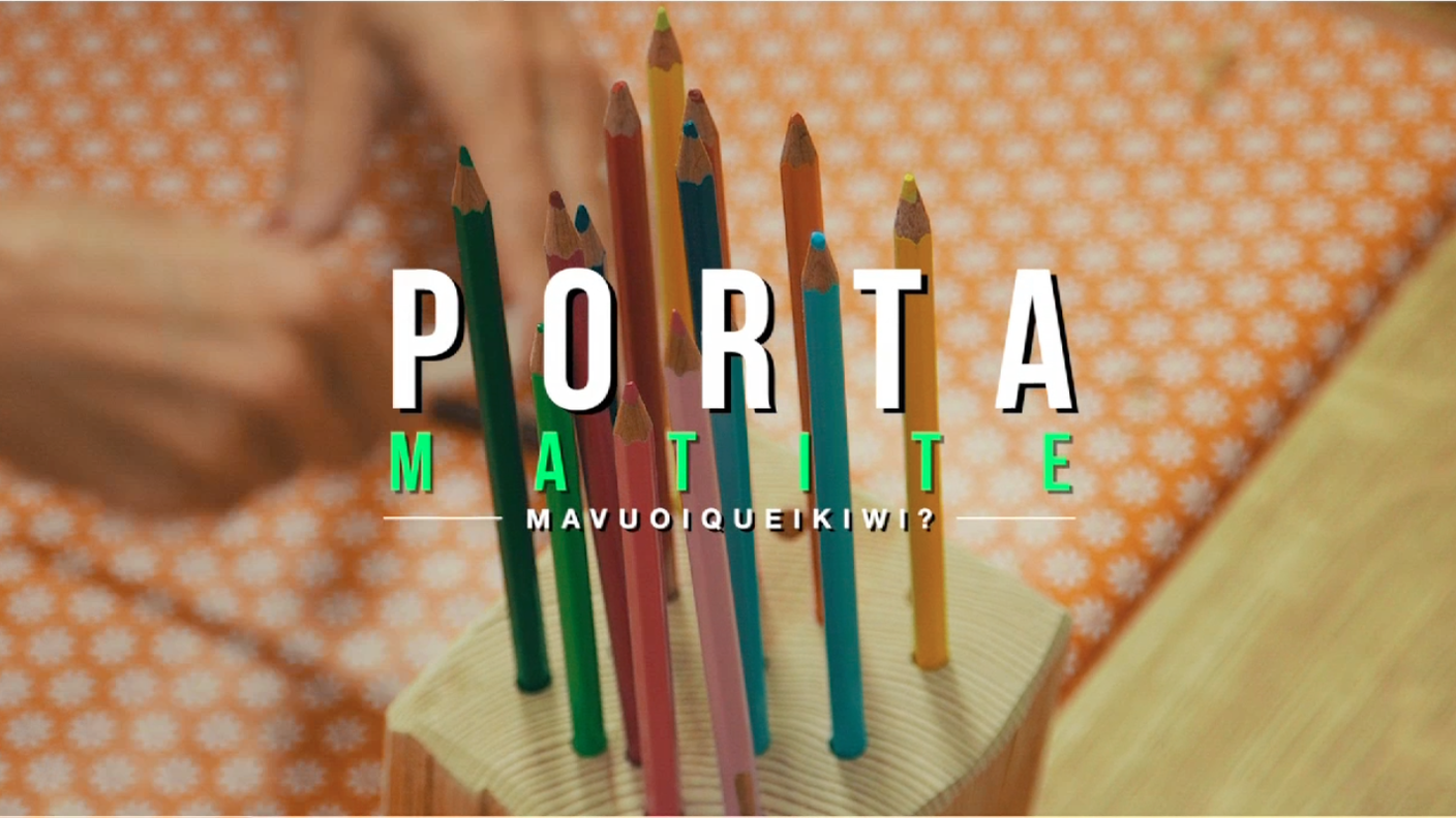 porta matite in legno