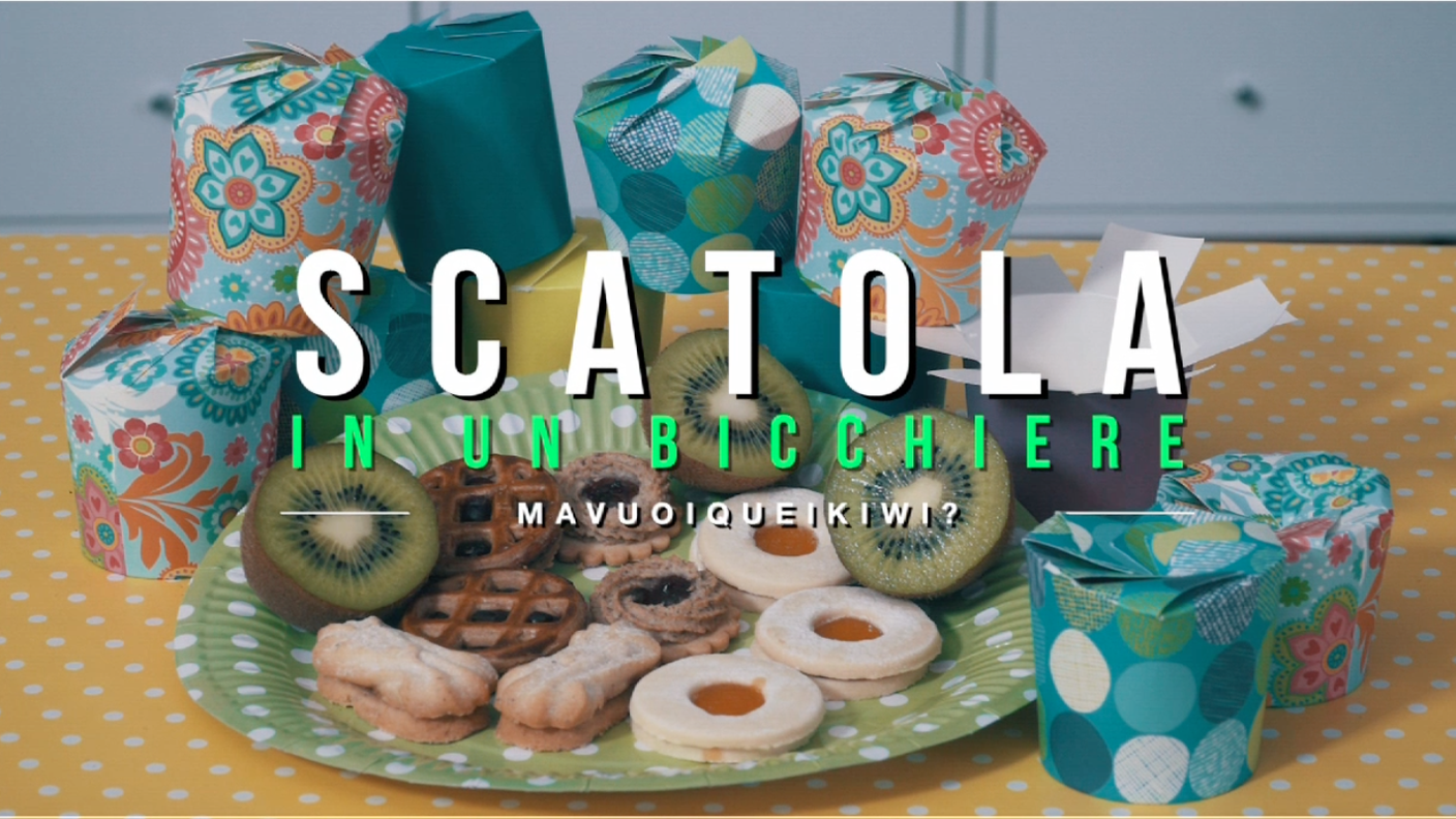 scatola in un bicchiere